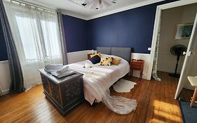 Cosy Art Gallery